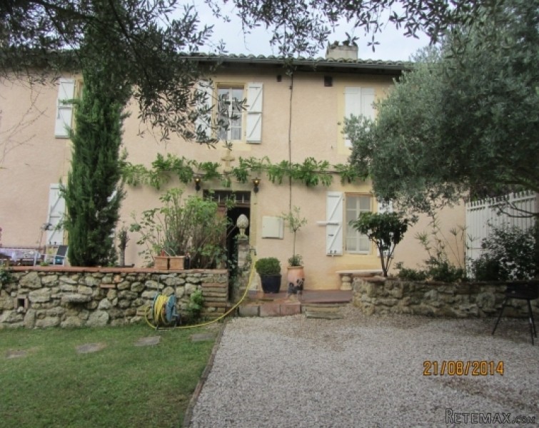 Ancien Presbyt�re, maison en pierre d..