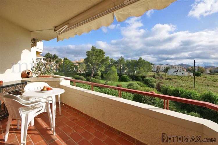 For sale lovely studio located on the first floor of a..