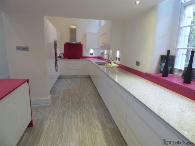 3 bed apartment in Cliftons - 2