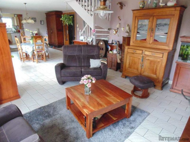 4 Bedrooms - Maison - For Sale - 2