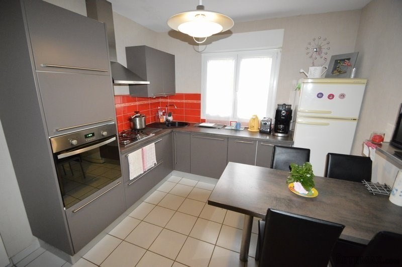 Nice Detached House and Garden - 2