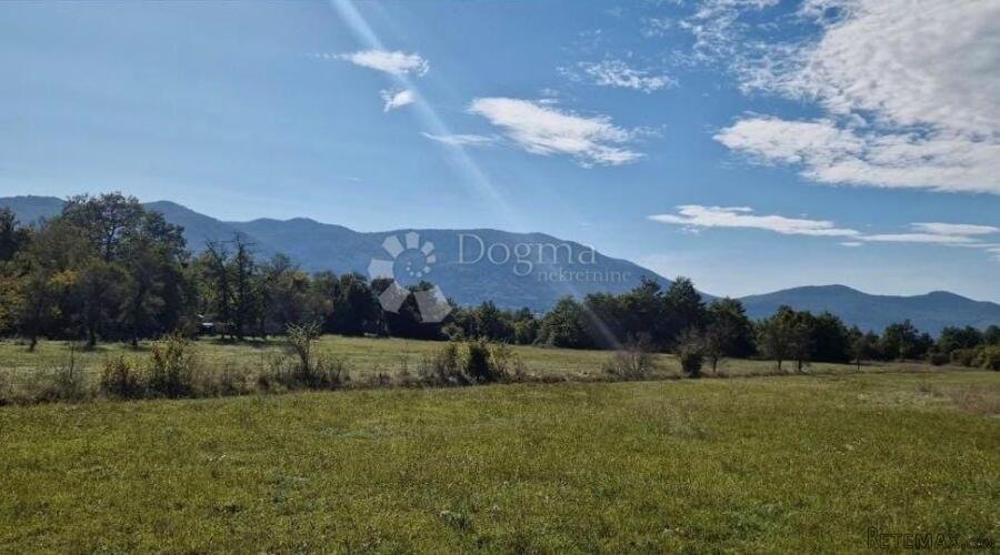 PAZARIŠTA - LIJEPO ZEMLJIŠTE S POGLEDOM NA VELEBIT