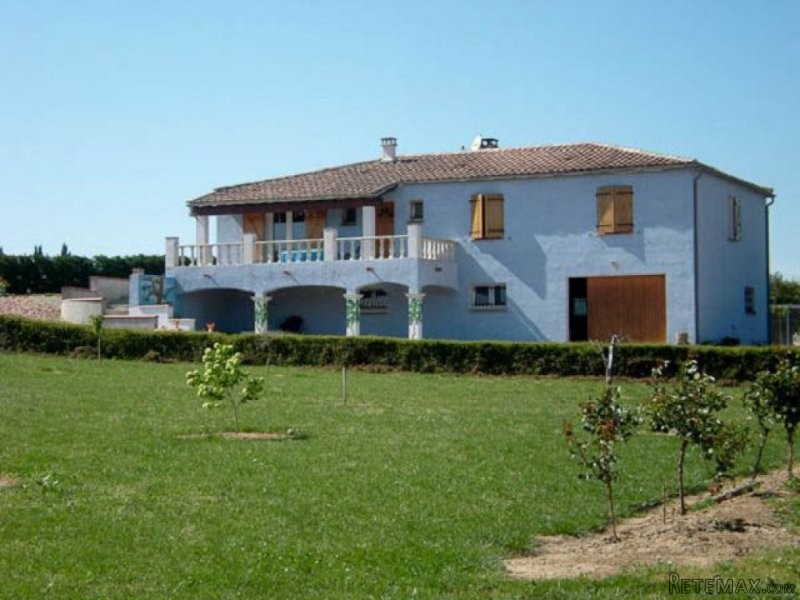 4 Bedrooms - Villa -..