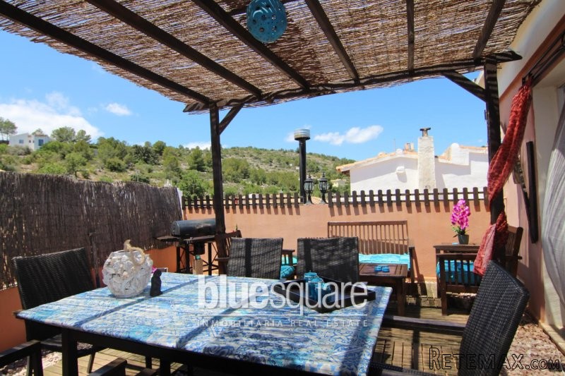 Beautiful townhouse with 4 bedrooms in..