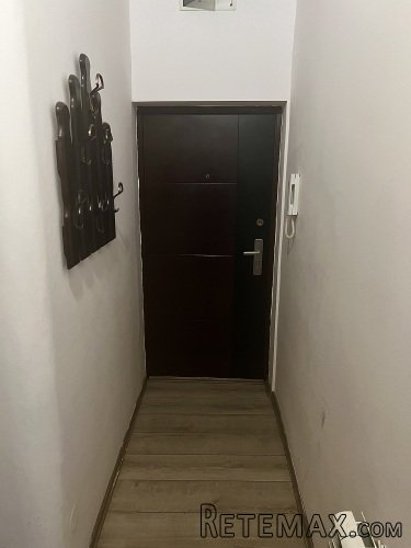 Prodajem dvosoban stan na Savskom Trgu - 10