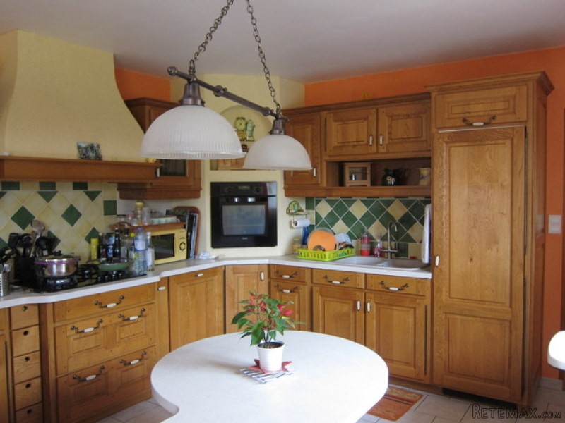 Beautifully Presented House For Sale - 2
