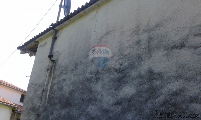 Okolica Gračišća, kuća u nizu sa dvije staje, vrtom - 5