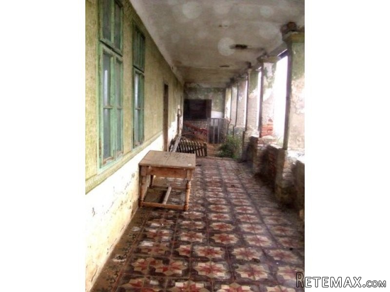 Prodajem Kuću, Selo Parage