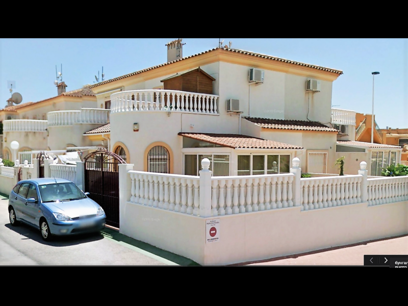 RS377, Smart & Sunny Quad House with..
