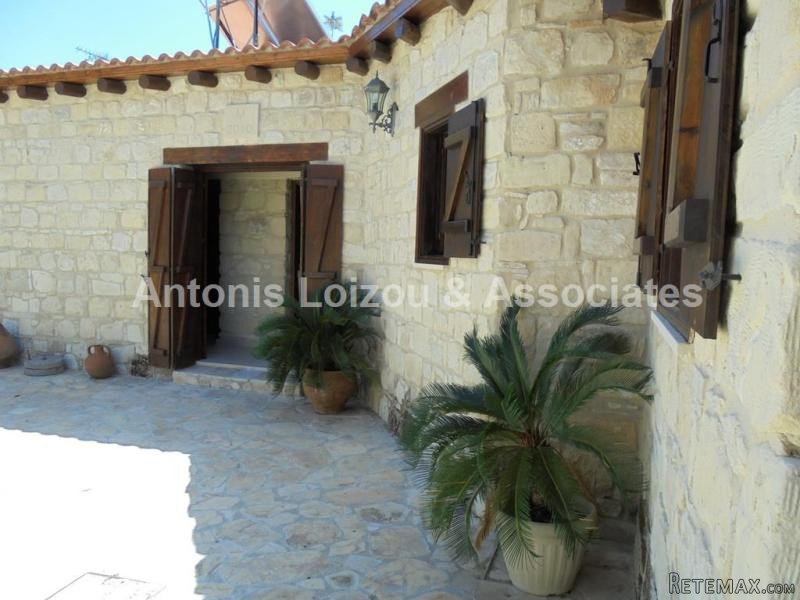 Three bedroom Bungalow in Letymbou