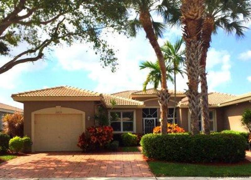 10829 Royal Carribean Cir, Boynton..