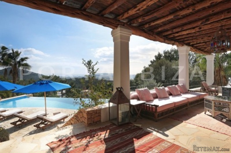 Magnificent villa in Can Furnet with..