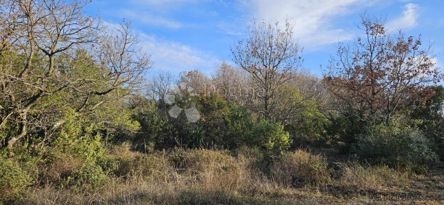 Poljoprivredno zemljište na odličnoj lokaciji - 2805 m²