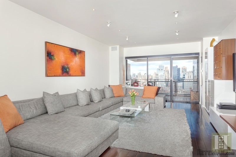 3 bedroom Apartment For Sale: 425 EAST..
