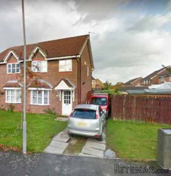3 bedroom, Semi-detached House house..