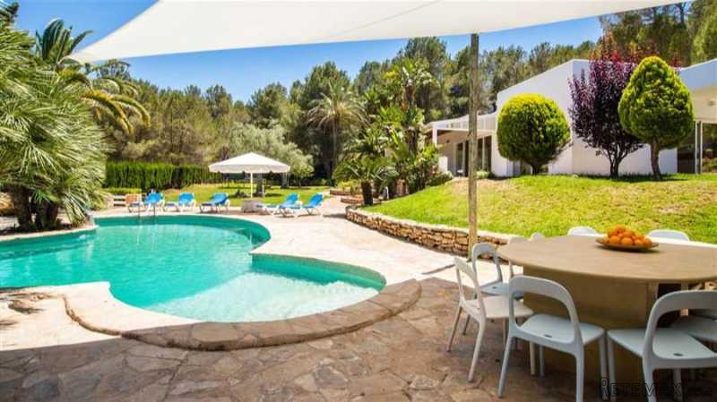 Charming property in the north of the..