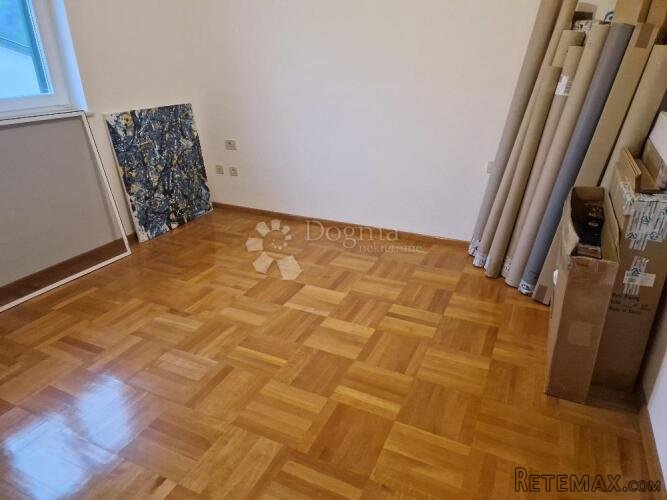 Odličan stan sa garažom - 2