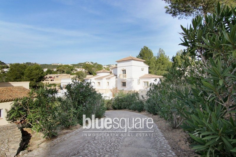 Superb Mellini Colonial Style Villa