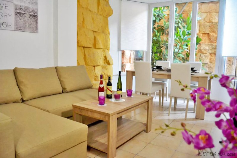 Studio In Illetas With Community Pool