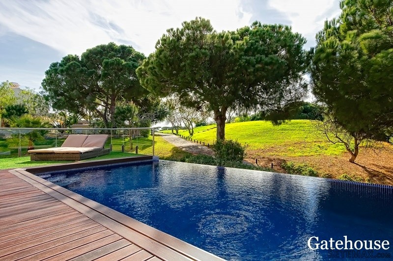 2 Beds Apartment For Sale In Vale do..