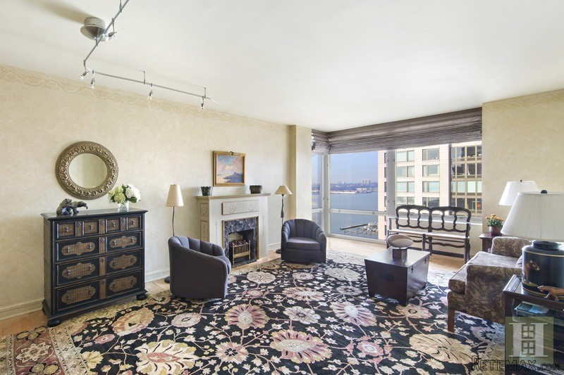 2 bedroom Apartment For Sale: 220..