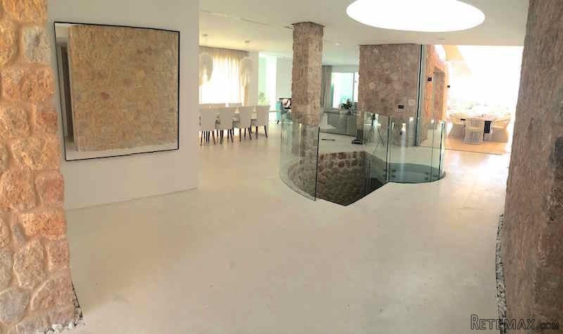 6 bedroom Villa For Sale: Cala Conta.. - 2