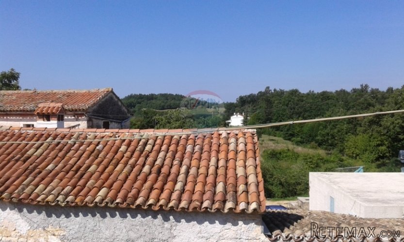 Okolica Gračišća, kuća u nizu sa dvije staje, vrtom - 3