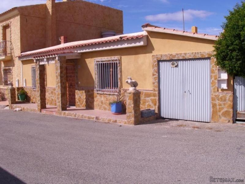 Town House / Village House in Cuevas..