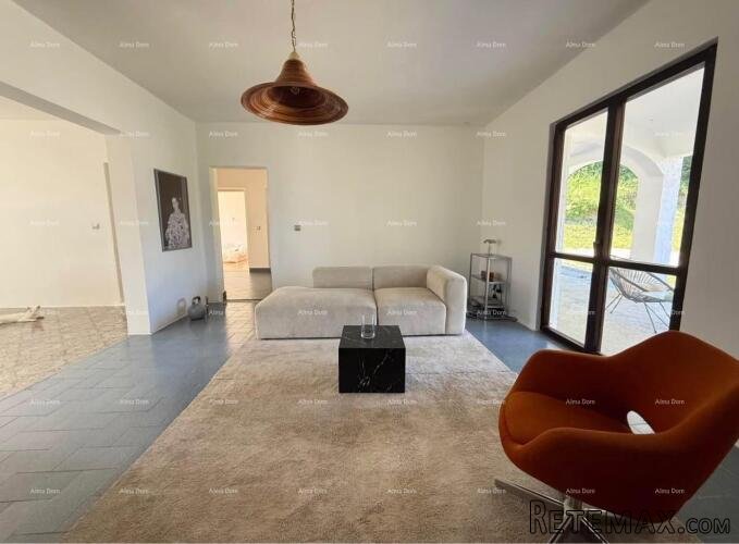 Labin – Kuća s 3 apartmana, 220 m², okućnica 700 m², odlič.. - 2
