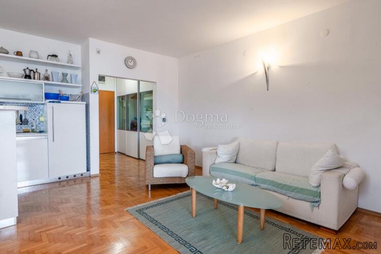** PRODAJE SE STAN U OPATIJI – 52 m², PANORAMSKI POGLED NA - 2