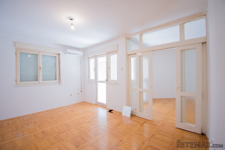 Prodajem stan u Podgorici-Stari Aerodrom 70m2 - 3