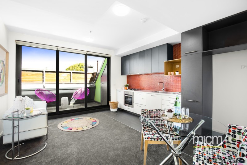 Sleek and Convenient St Kilda Living