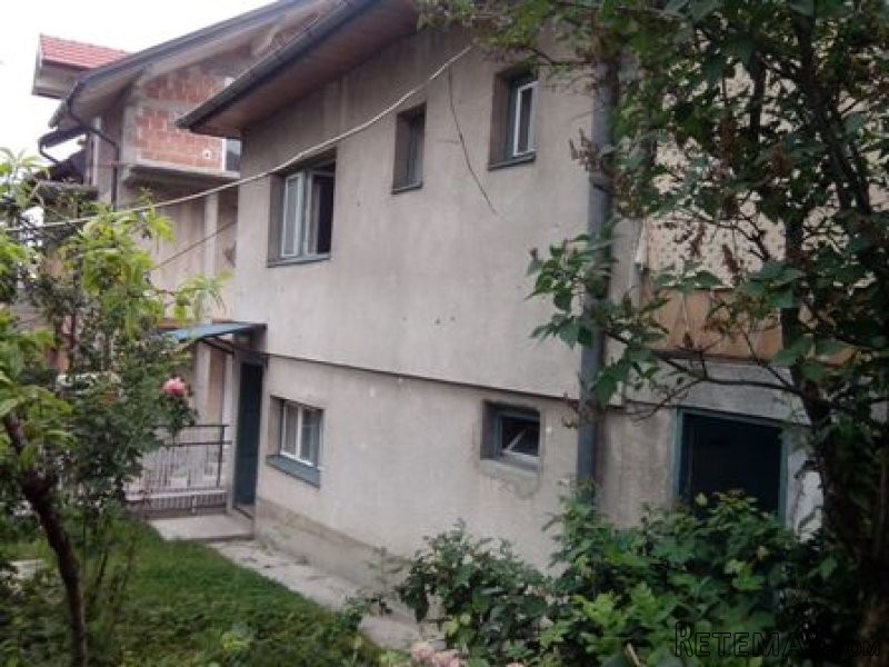 Prodajem Kuću, Hrasno
