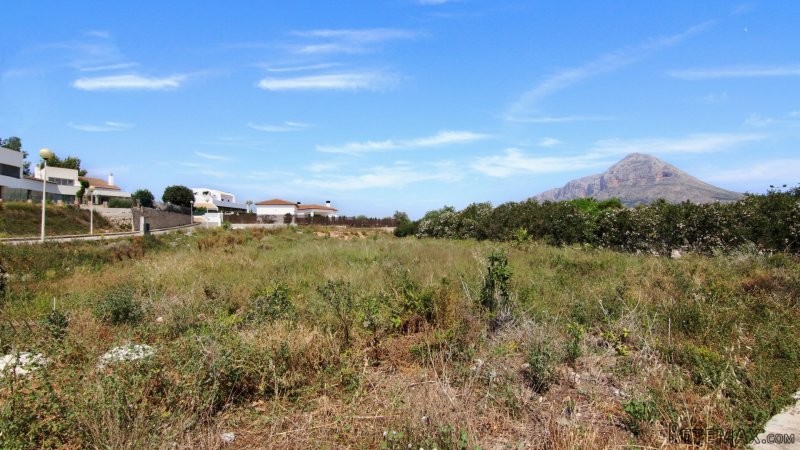 Building land with mountain views in..