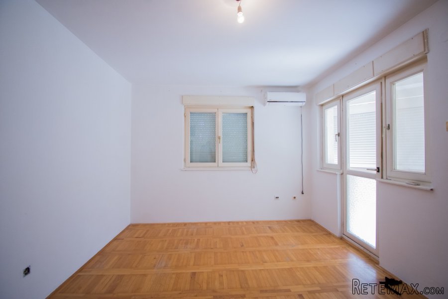 Prodajem stan u Podgorici-Stari Aerodrom 70m2 - 8