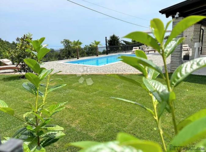 OPATIJA - OKOLICA - LUKSUZNA VILA S GRIJANIM BAZENOM I PREDI