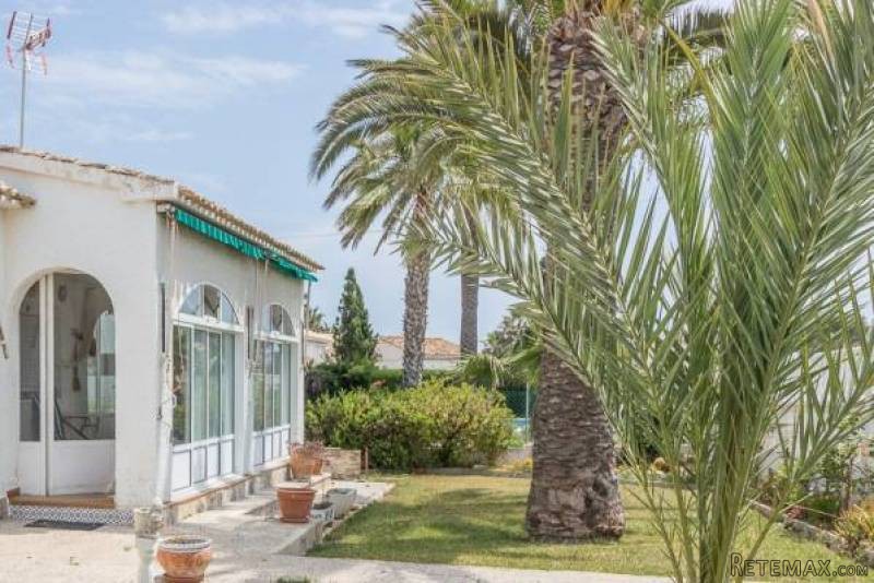 4 Bedroom 2 Bathroom Villa In Playa..