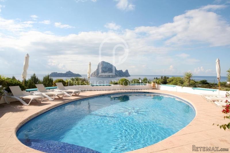 Mediterranean villa with breathtaking..