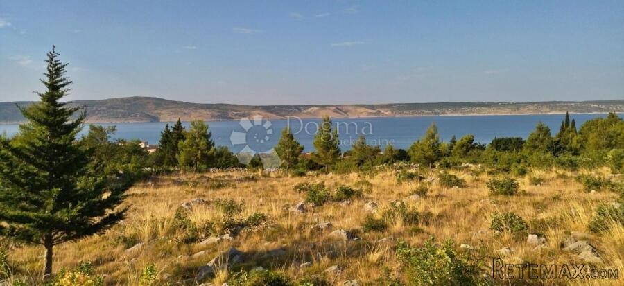 [OAZA BLIZU MORA] Zemljište Starigrad 7500m2 - 2