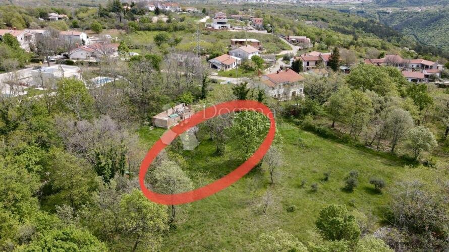 Gađevinsko zemljište okruženo prirodom, struja i voda na par - 3