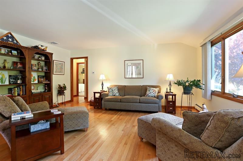 3 bedroom House For Sale: 4.. - 2
