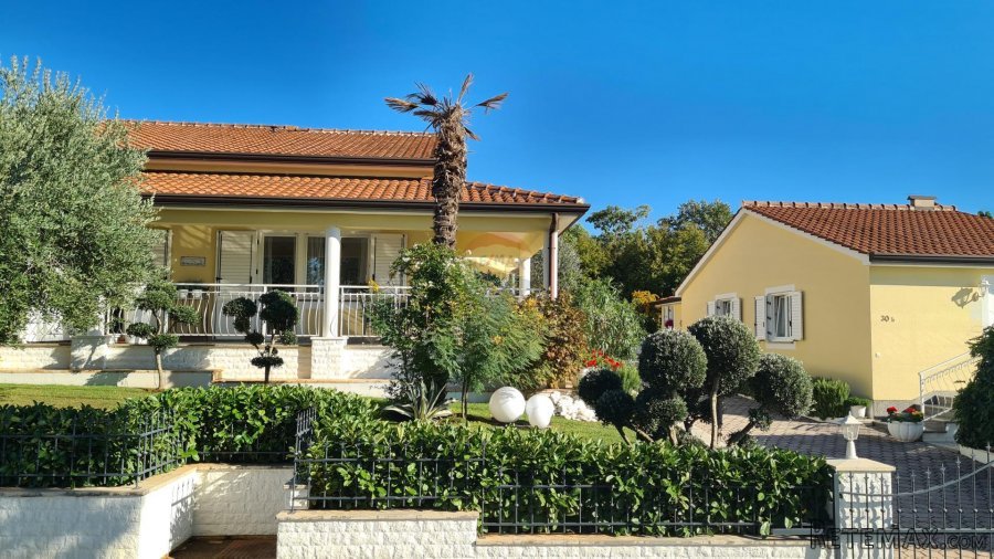 Poreč okolica: Dvije kuće s divnom okućnicom, pogled more - 5