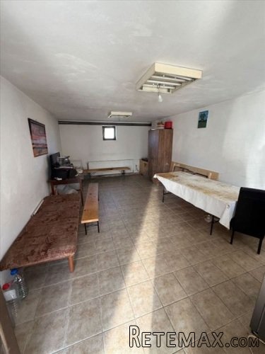 Prodajem kucu-smeštaj za radnike - 5