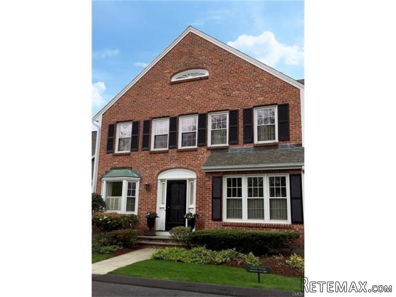 3 bedroom Apartment For Sale: 143 EAST..