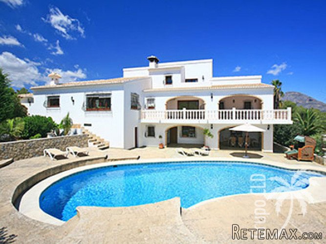 Luxury Villa with tennis court for sale in Javea located on..