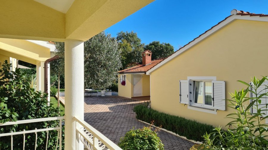Poreč okolica: Dvije kuće s divnom okućnicom, pogled more - 9