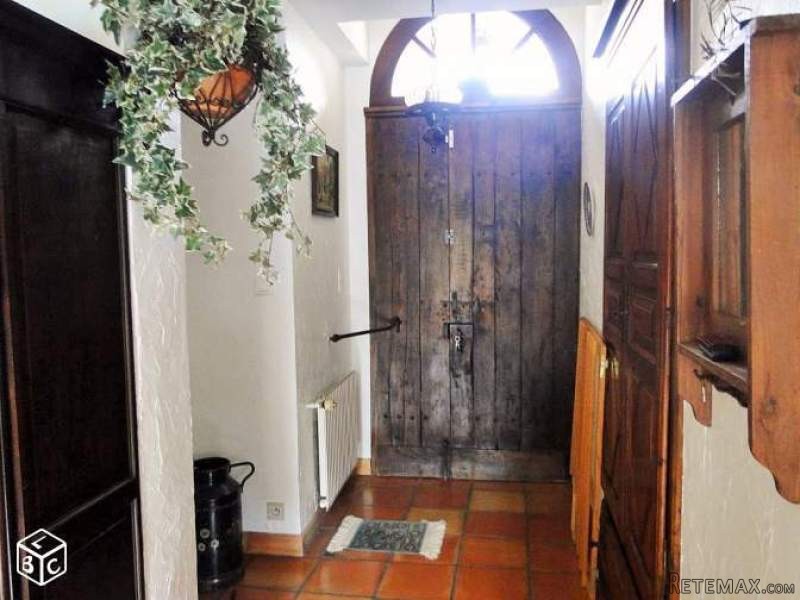 Pretty Villa Set On 4.2 Hectares With..