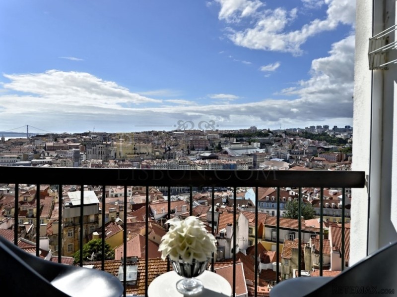 T2 Lisbon Apartment with Amazing City..