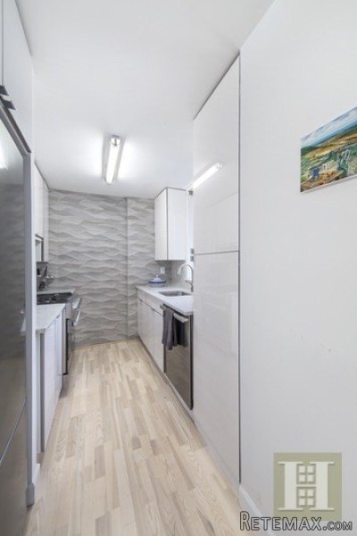 1 bedroom Apartment For Sale: 322 WEST.. - 2