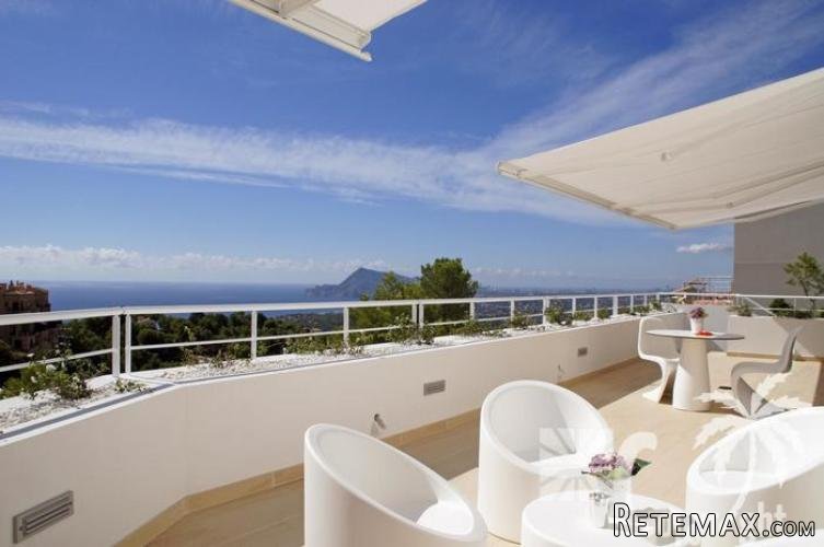 Newly built design villa in the hills of Altea with private..